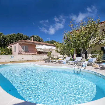Διαμέρισμα Residenza Il Ciliegio Con Piscina Trinità dʼAgultu